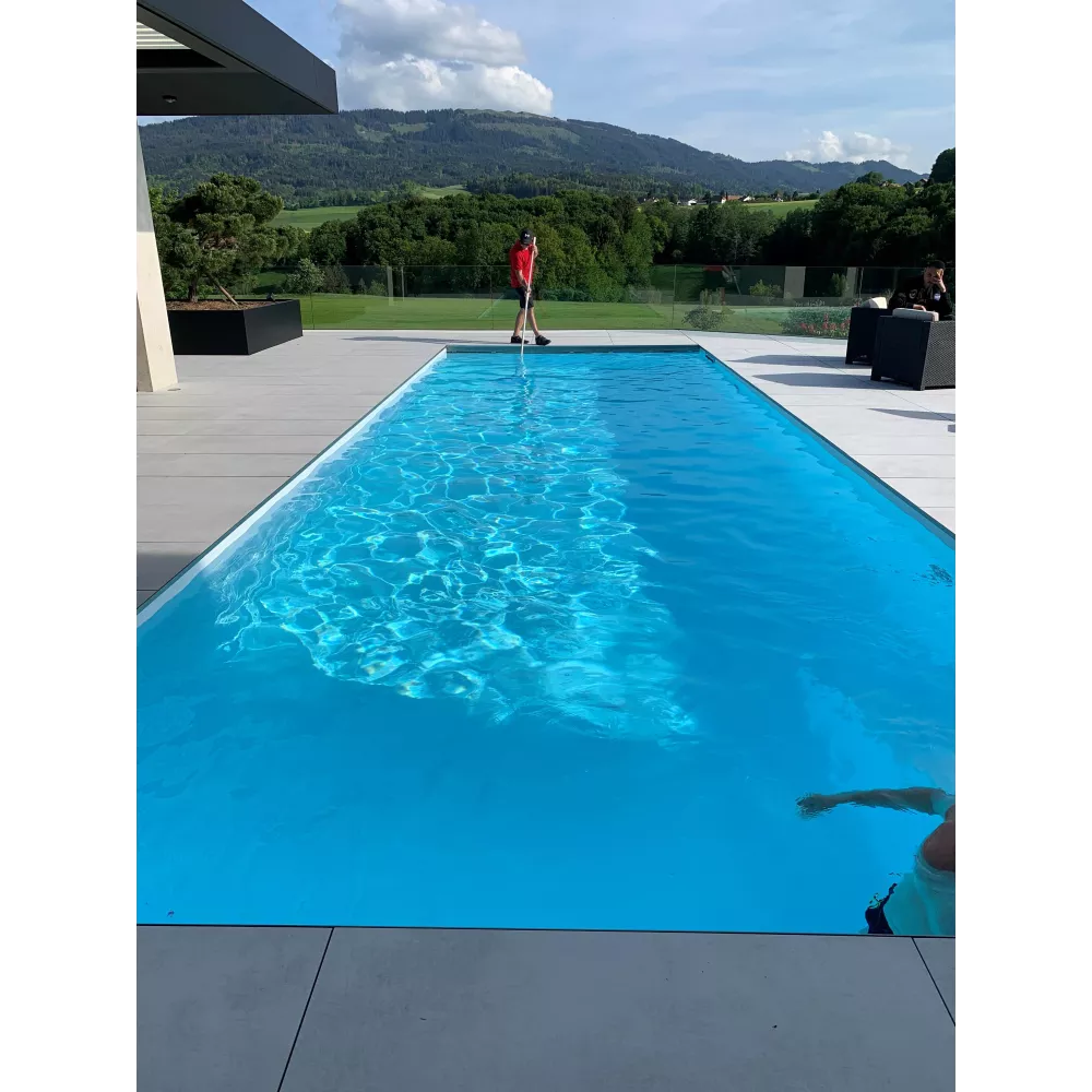 Schwimmbadwartung